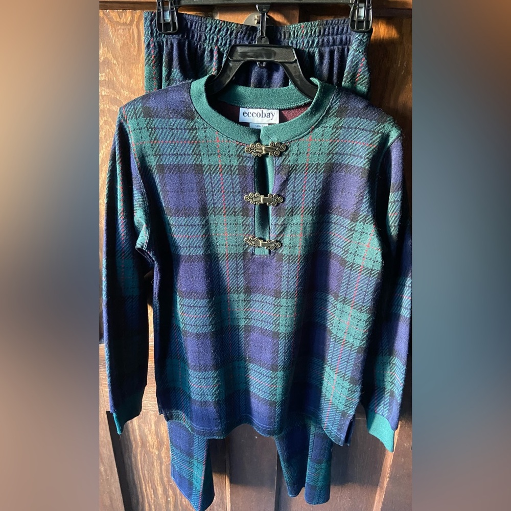 Eccobay Plaid Two Piece Lounge Set.